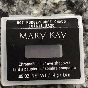 Mary Kay ChromaFusion eye shadow- hot fudge